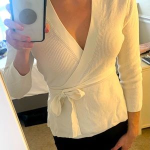 Women’s Ann Taylor Wrap Tie Sweater. Size Medium.